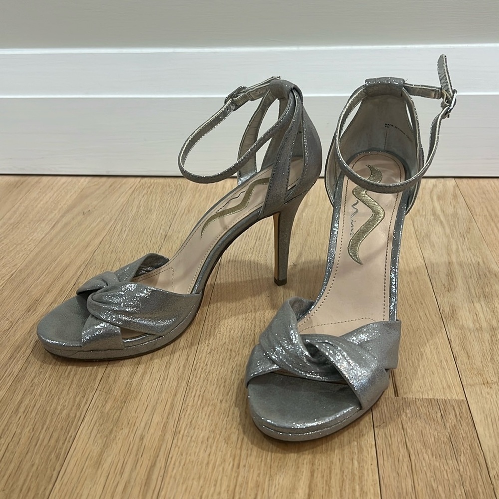 Nina Silver Heels Like New Size 7